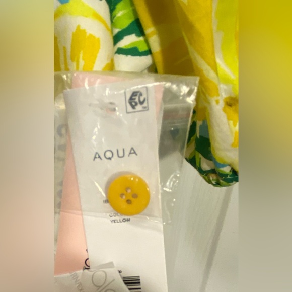 NWT AQUA Bloomingdale’s Lemon Smocked Cropped Top SMALL - Picture 8 of 15